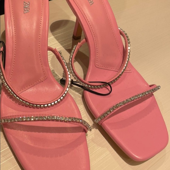 Zara sandals bloggers fav